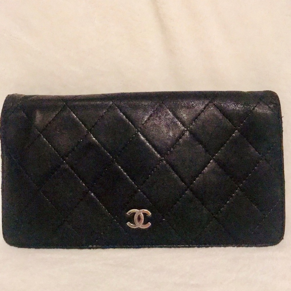 Aut CHANEL Lambskin Quilted Flap Bag Wallet Clutch